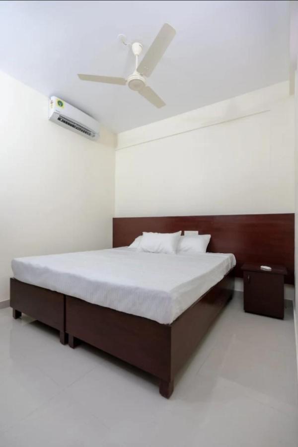 Masterkey Deluxe Rooms Kochi Eksteriør billede