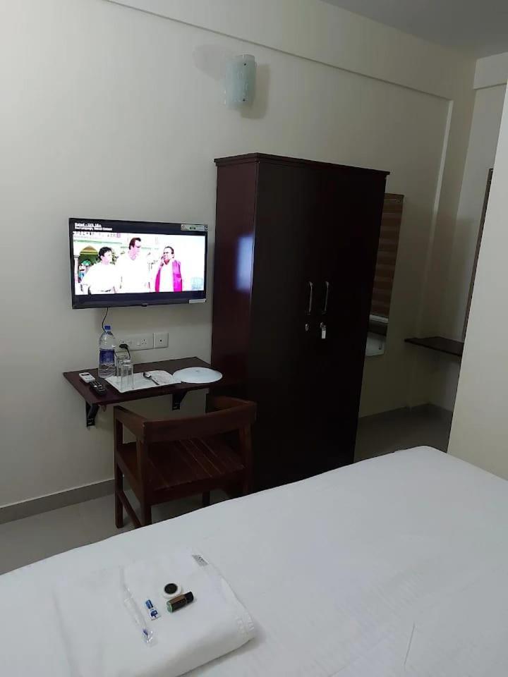 Masterkey Deluxe Rooms Kochi Eksteriør billede