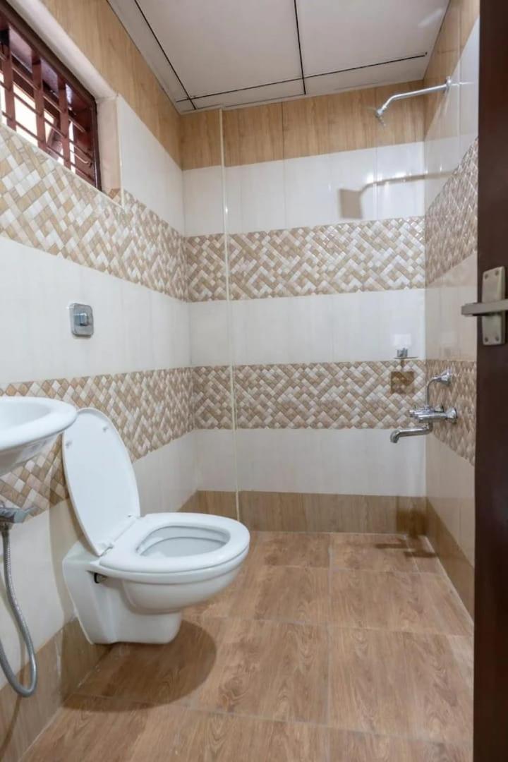 Masterkey Deluxe Rooms Kochi Eksteriør billede