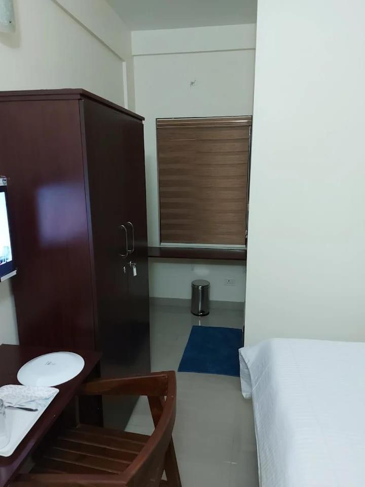 Masterkey Deluxe Rooms Kochi Eksteriør billede